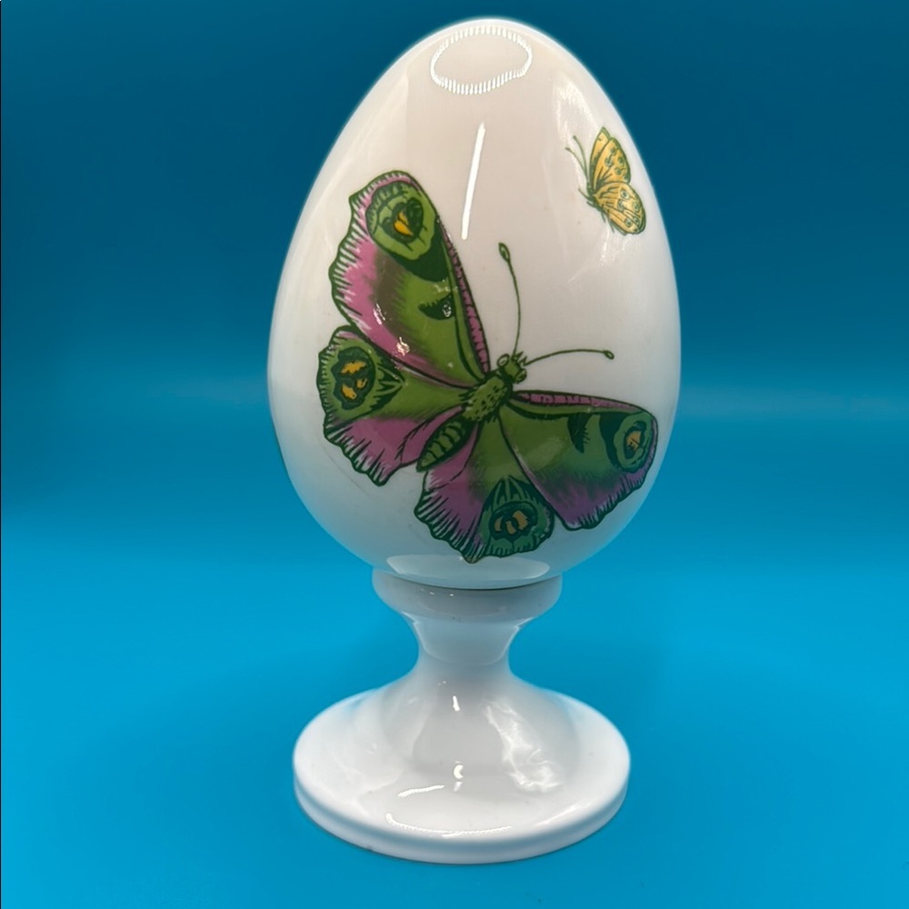 Crown Staffordshire Fine Bone China Egg on Pedestal, 4 3/4" tall